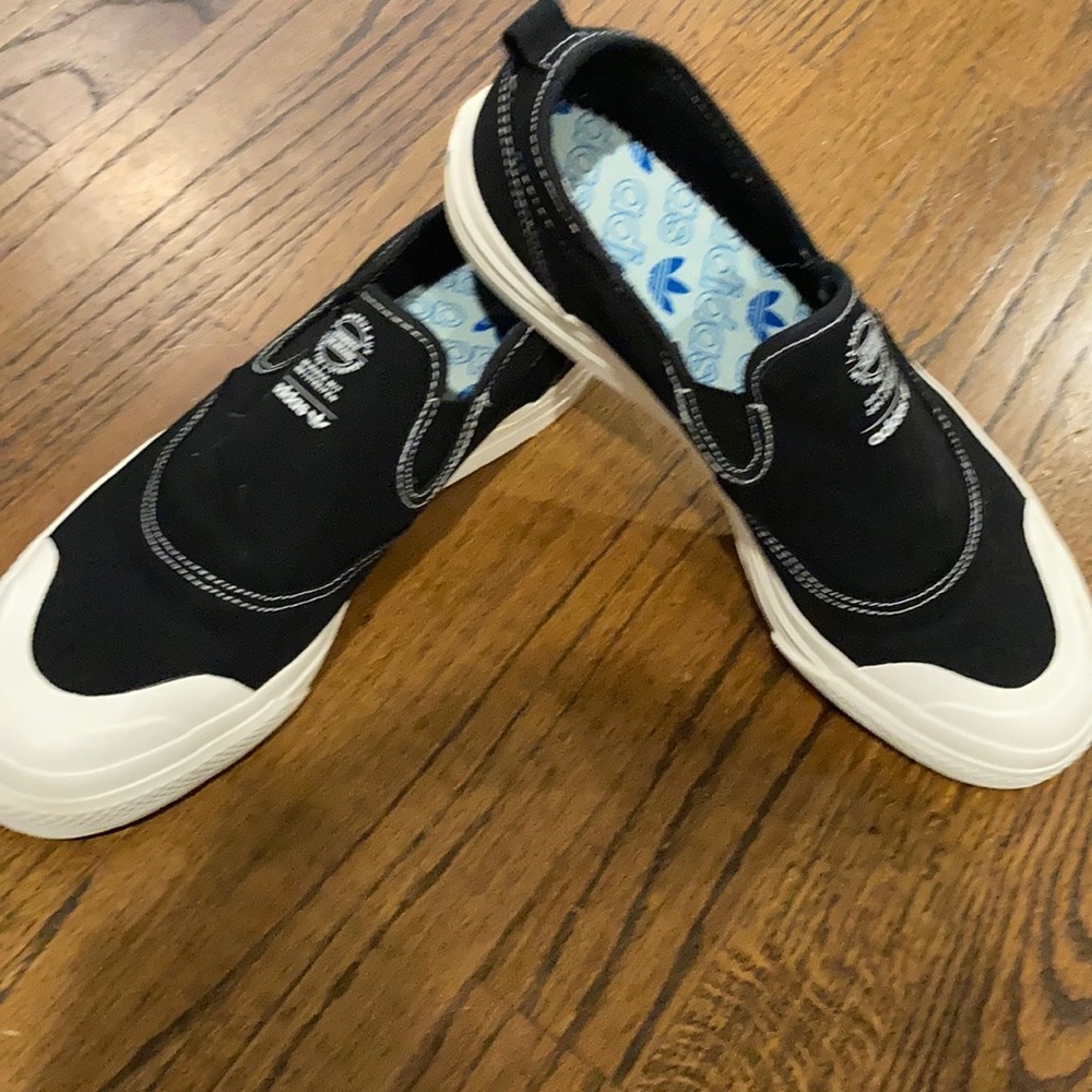 Adidas Nizza slip on size 9.5